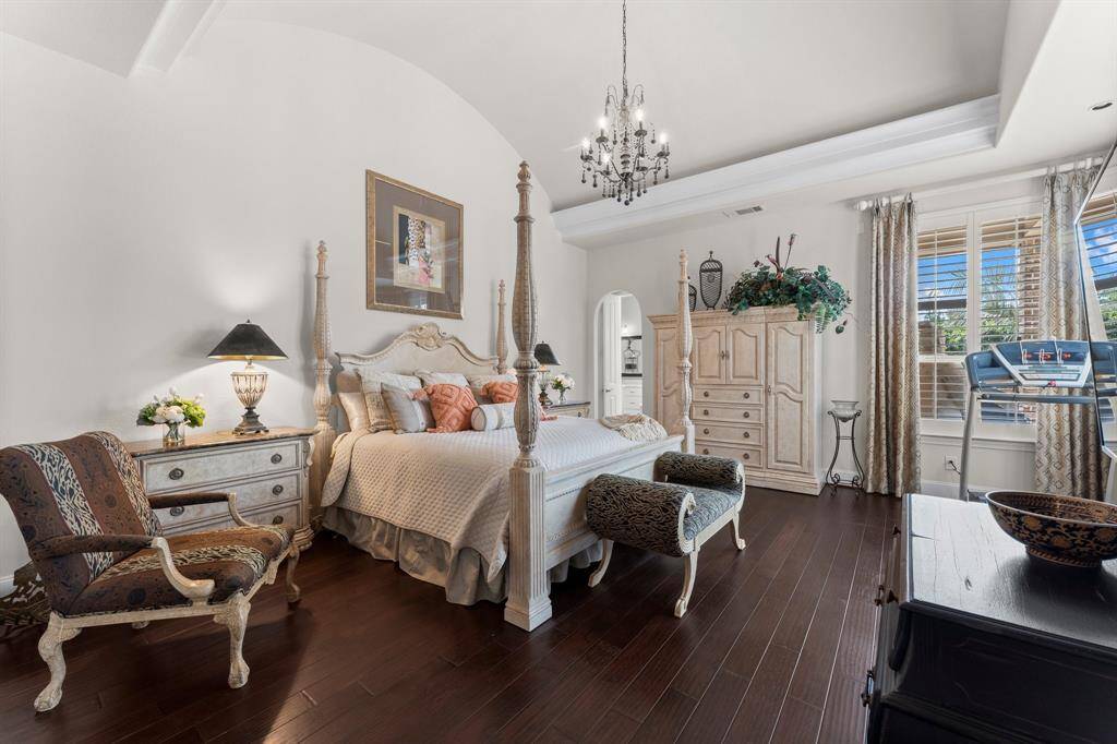 Primary suite
