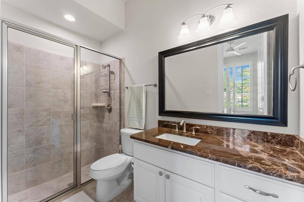 en-suite bath-4
