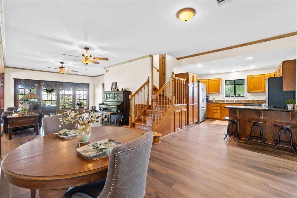 Dining/breakfast room