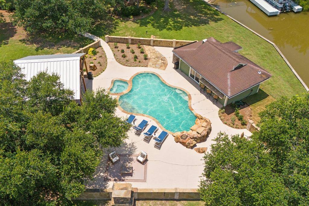 Swimming pool complex is fully fenced.