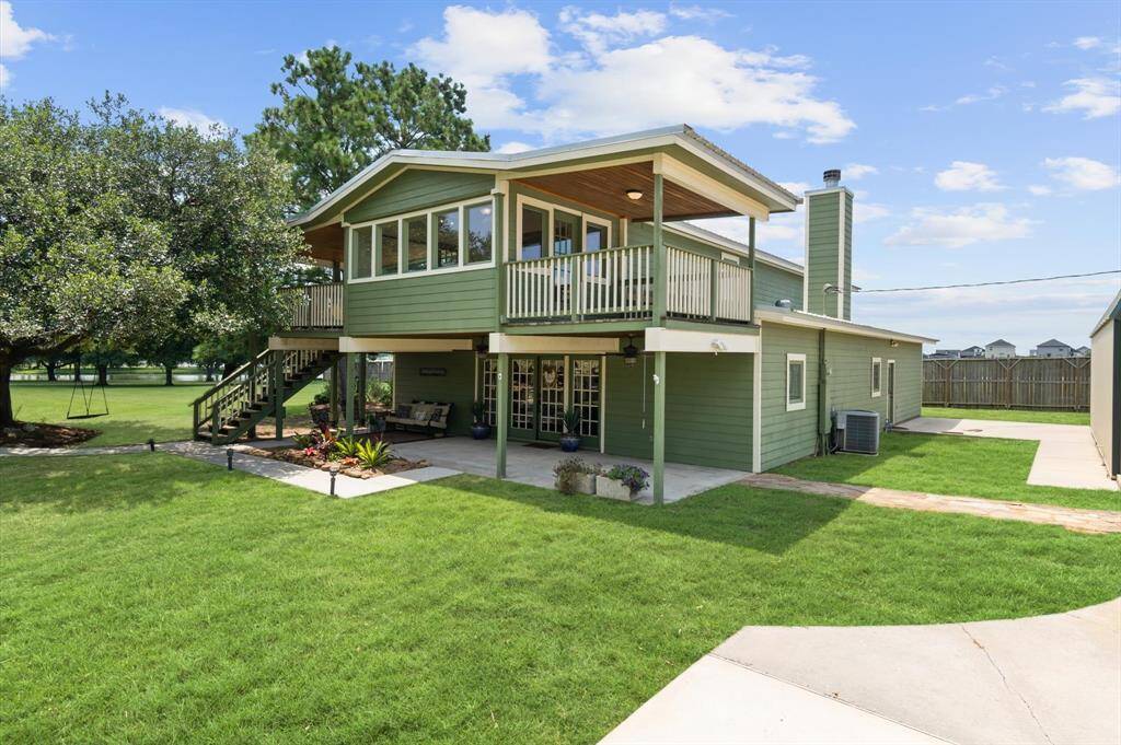11008 Hillside Dr