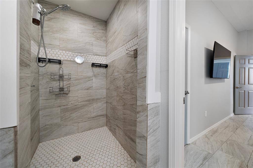 Unit 1 Primary Bath