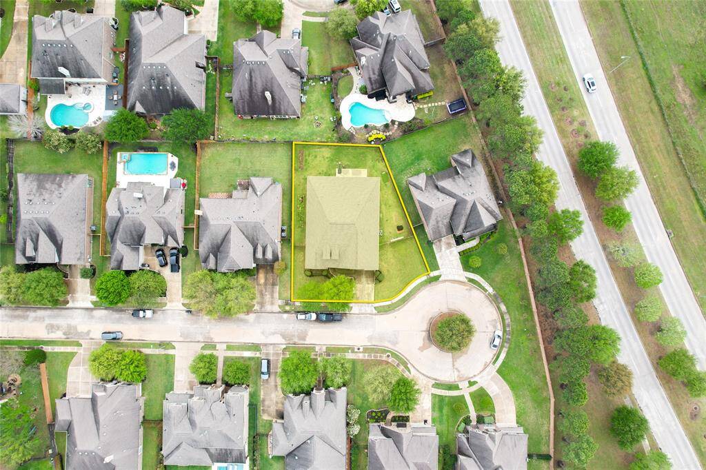 Aerial view of the beautiful Lakes of Bella Terra community and surrounding amenities
