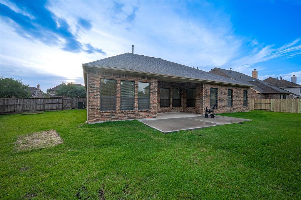 notice the huge side yard space!