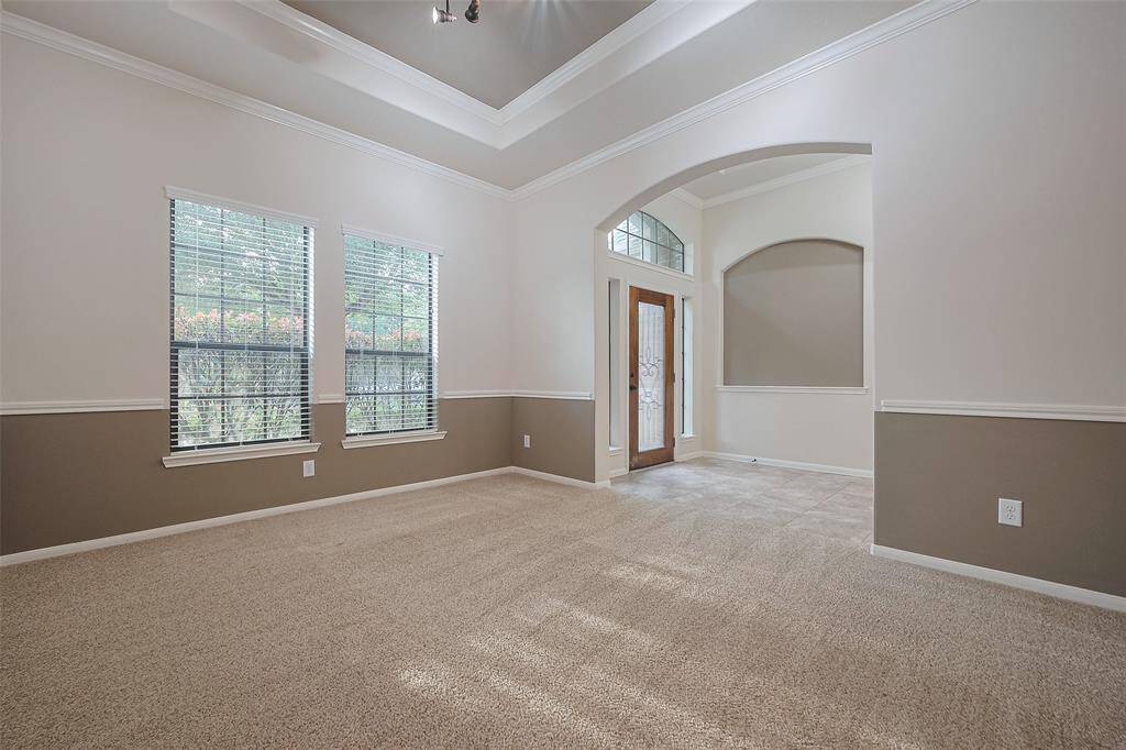 Flex space, bonus room, office suite, playroom and endless options!