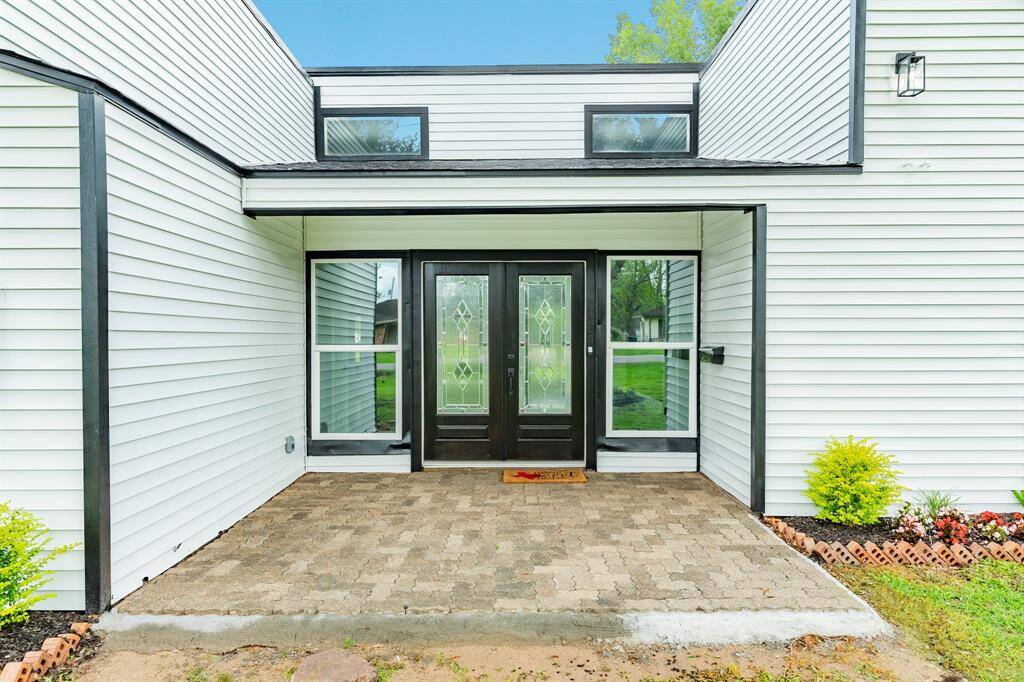 Welcoming front entry