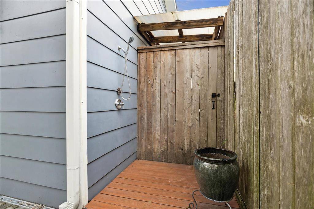 Rinse off after a hot afternoon of gardening in youroutdoor shower or use as a dog washing station!