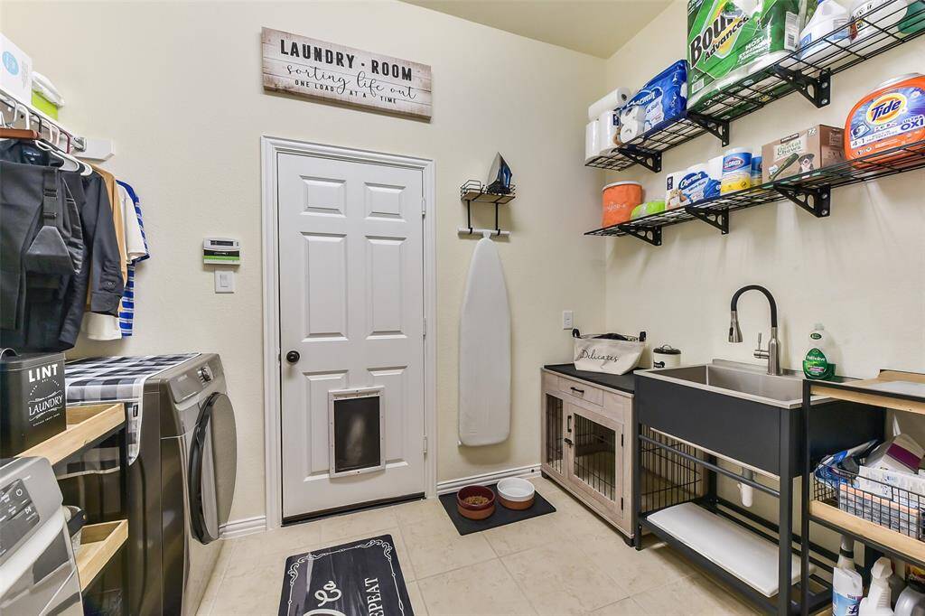 Amazing laundry room!