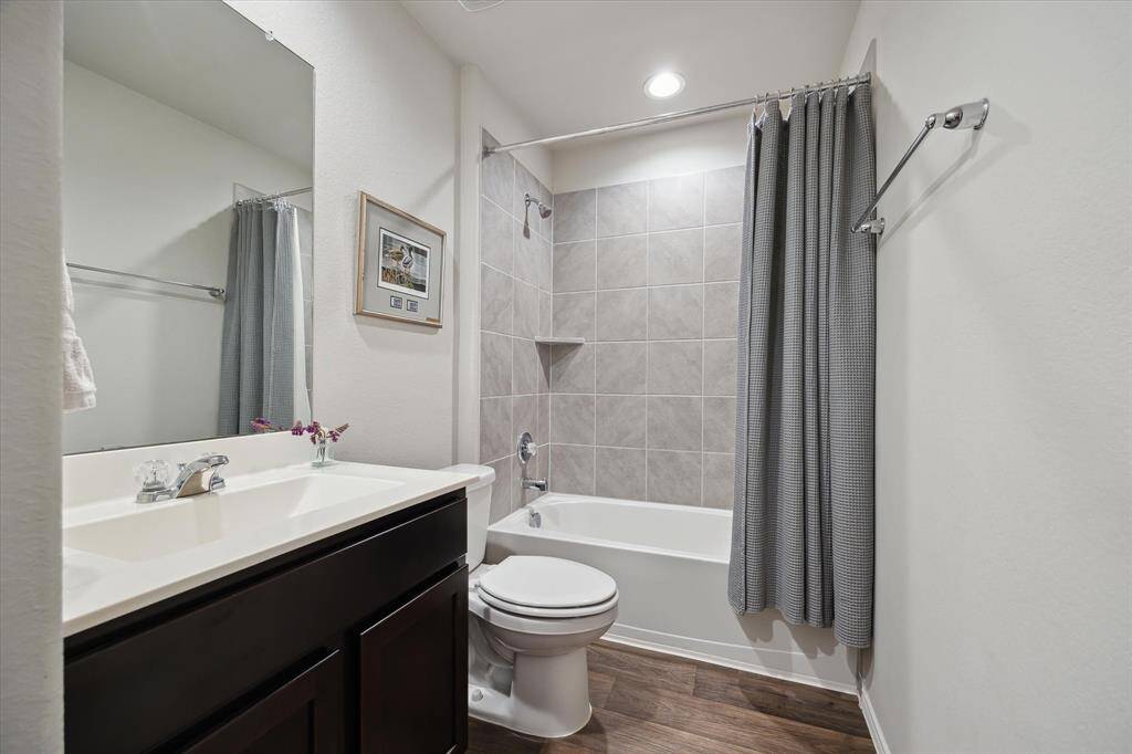 Large guest bathroom with lots of storage!