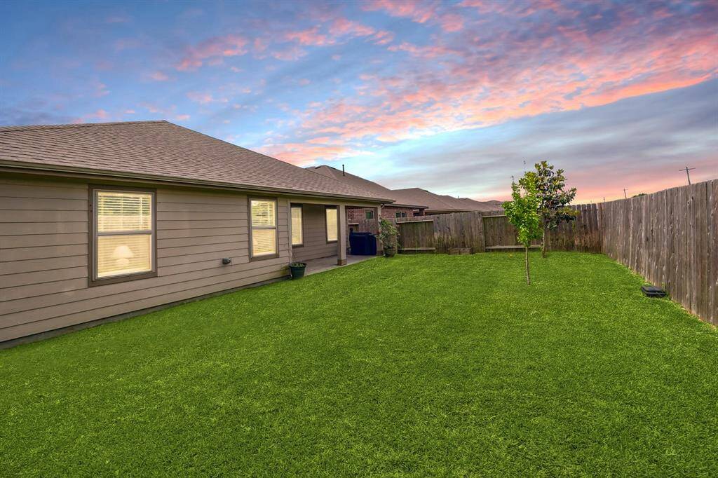 Large, privately fenced backyard!
