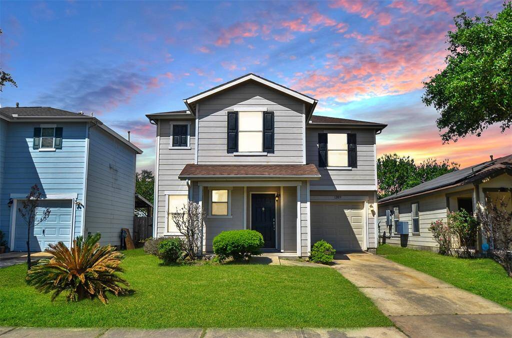 Welcome Home! Great Curb Appeal! Move-In Ready too!
