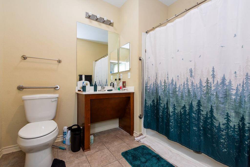 Secondary bathroom that is ada compliant.