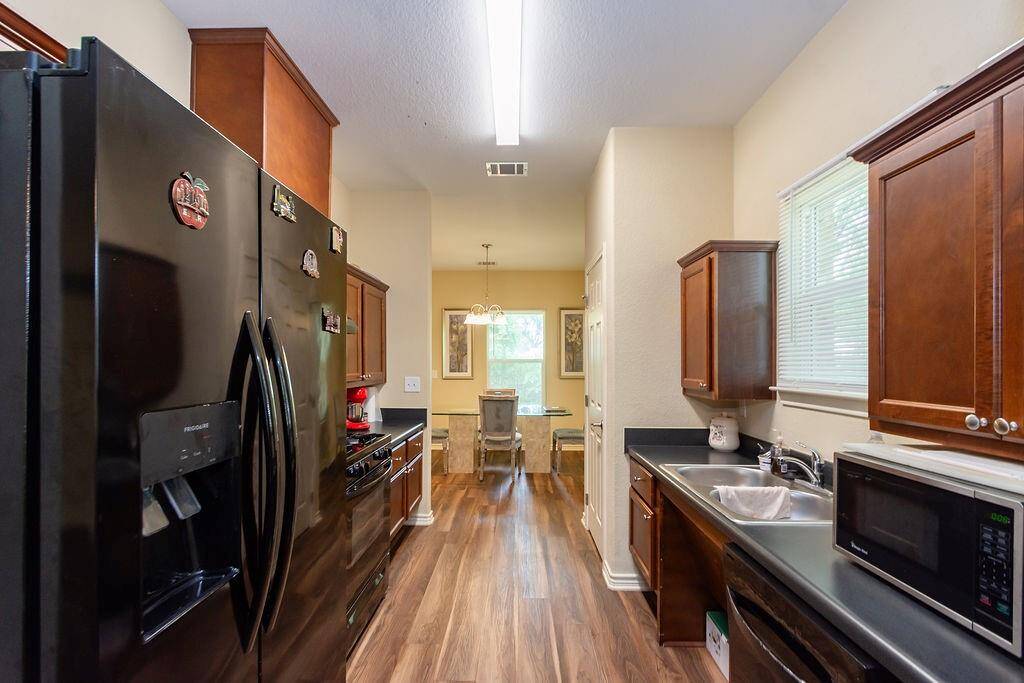 Large galley open ended kitchen