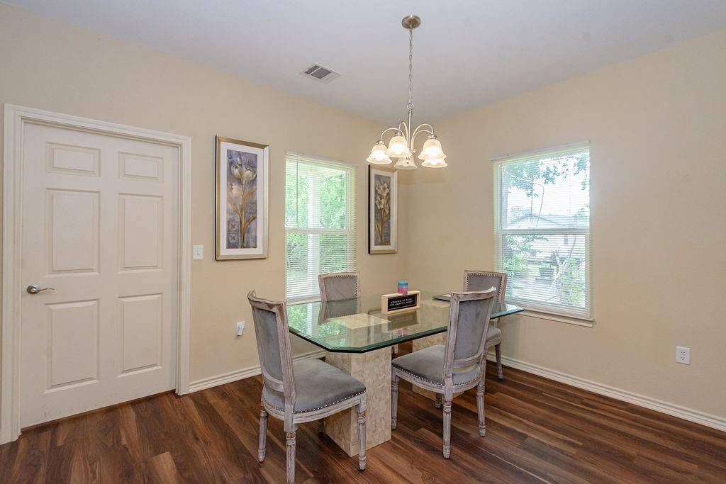 Large living room with tons of light
