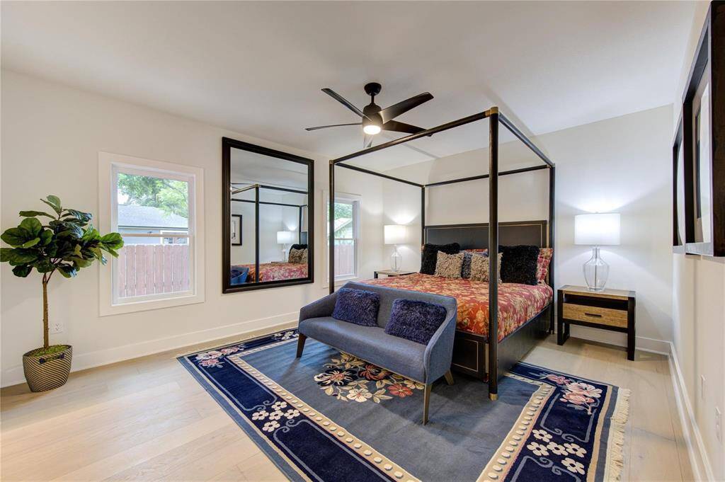 Primary suite on 1st floor.