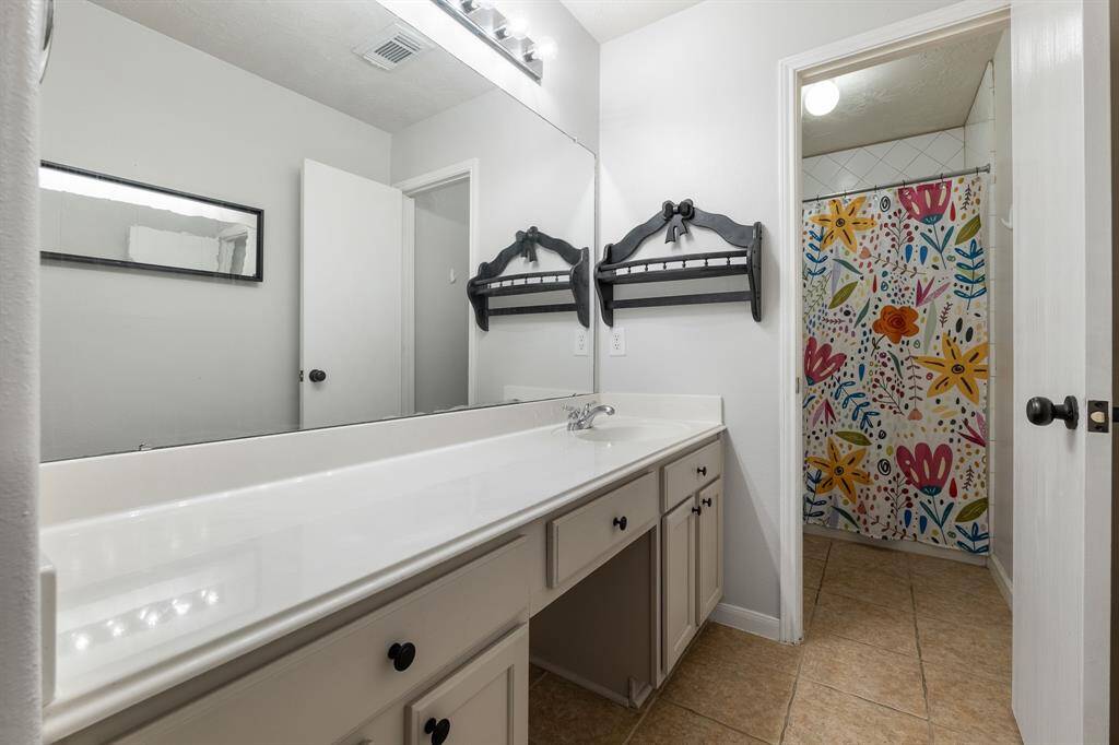 Upstairs bathroom
