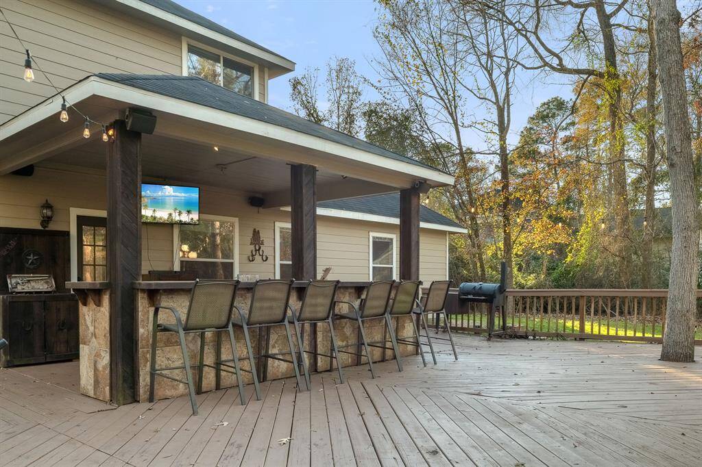Such an inviting back deck perfect for summer barbeques