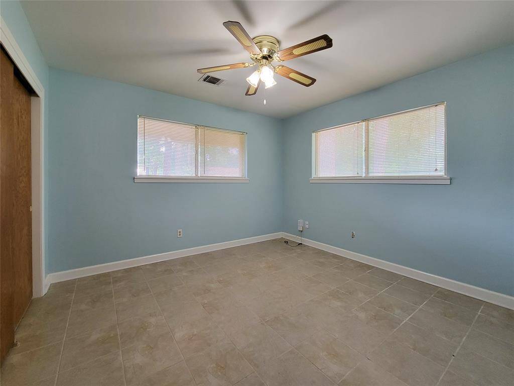 Good sized secondary bedroom.