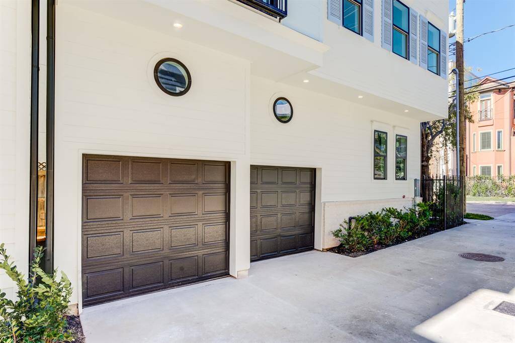 Chic garage doors in the front of the home.