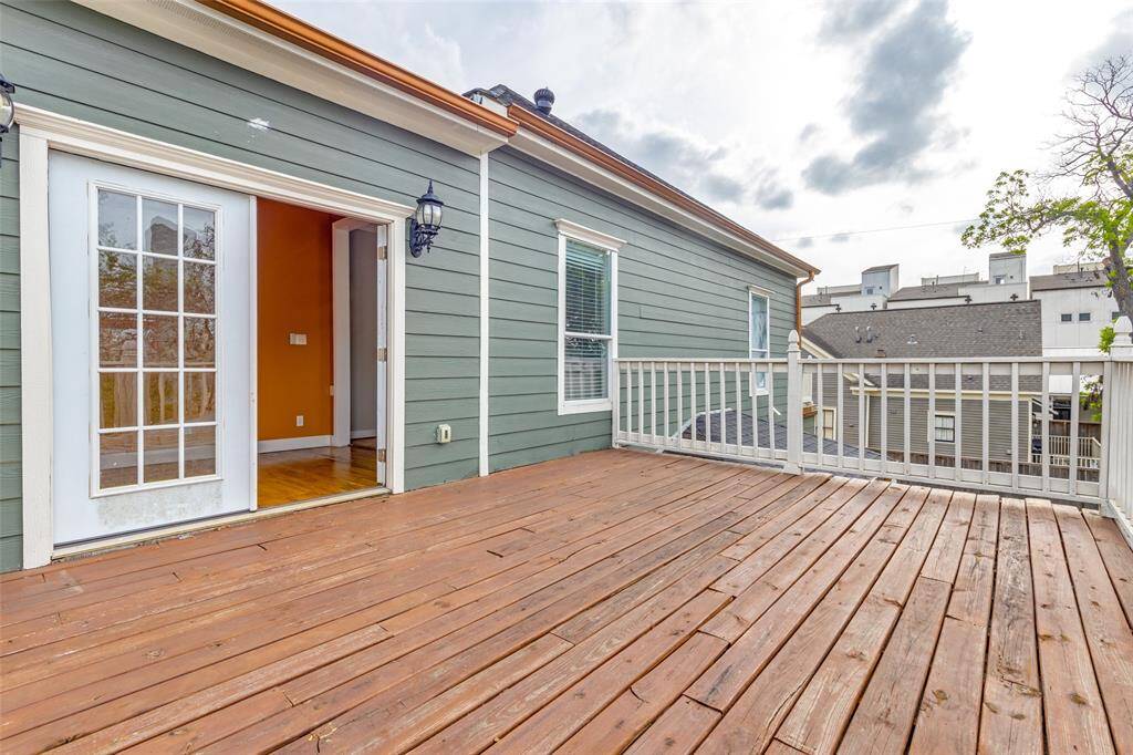 Step into your balcony from your third bedroom.