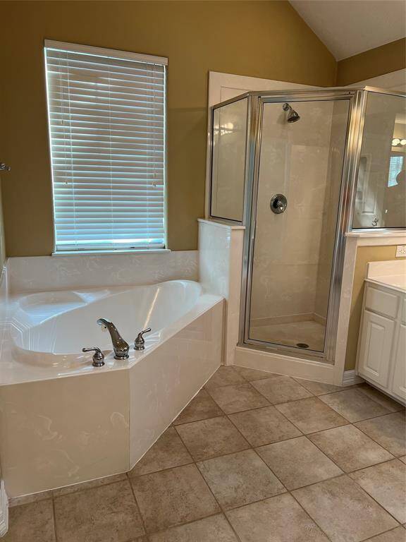 Jetted Tub and Seprate Shower