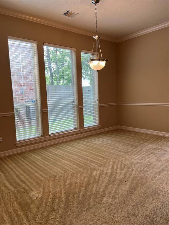 Dining room.