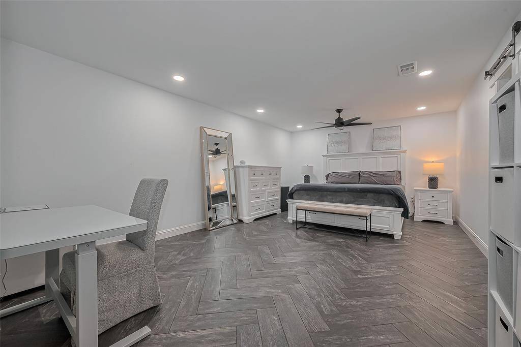 Large primary bedroom