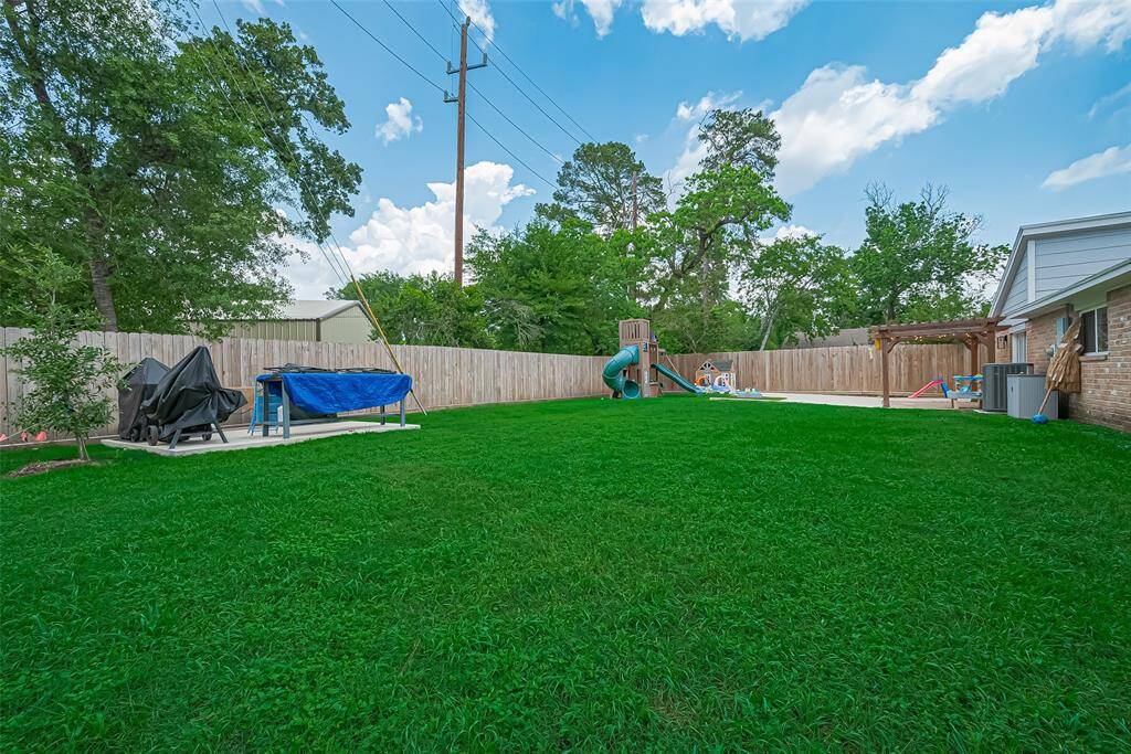 Large and quiet backyard