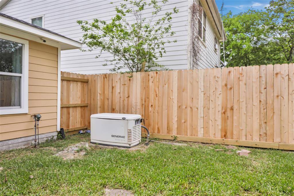 Generator professionally maintained and fully functioning
