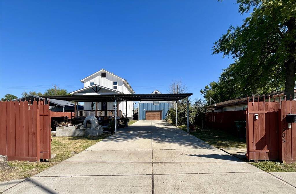 The property is fully fenced with an automated front gate