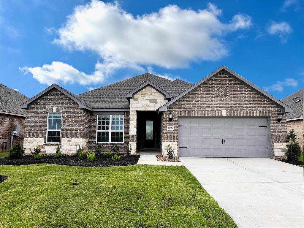 The Leland by LGI Homes features 4 Bedrooms, 2 Bathrooms, and a 2 car garage.