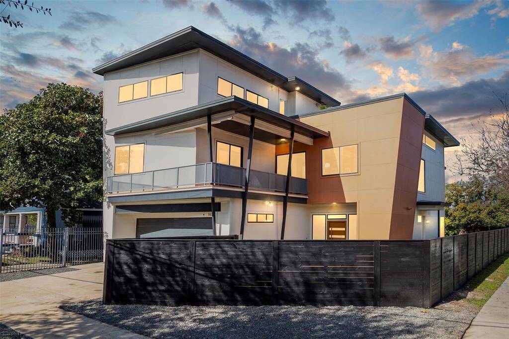 Another masterpiece by the highly acclaimed architect Scott Ballard! Located near Montrose, River Oaks, Downtown and the Medical Center.