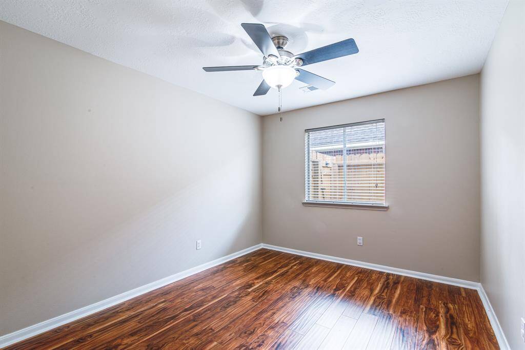 Great size secondary bedroom.
