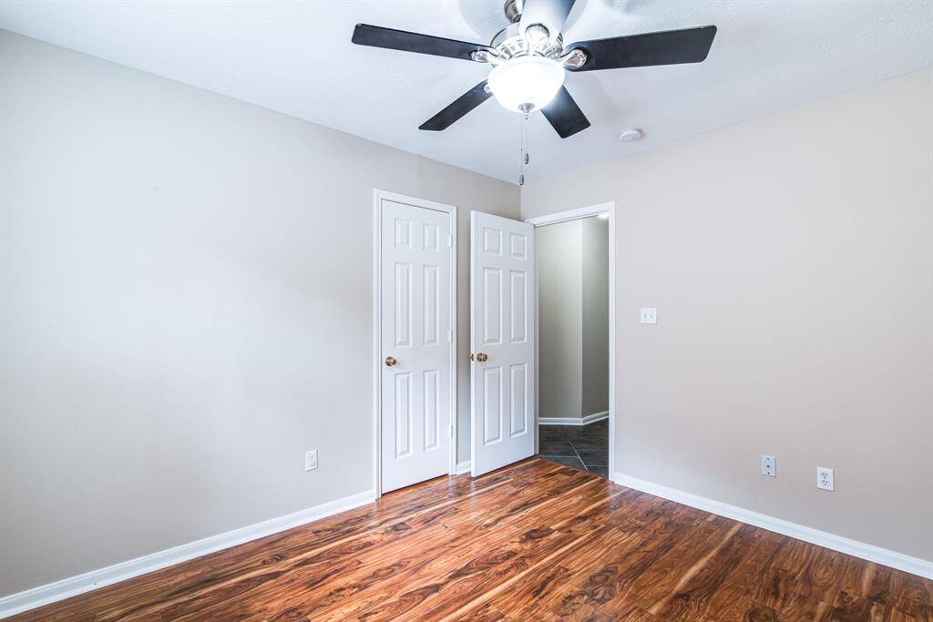 Secoundary bedroom, Lamanite wood flooring