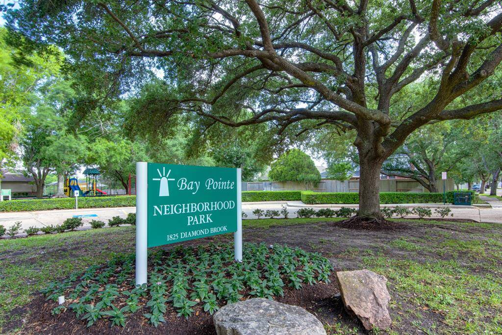 Bay Pointe park is just a couple of blocks from this home.  The part has a swimming, pool, playground and tennis courts.  Walking distance.