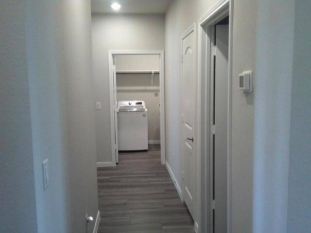 Bedroom/utility room Hallway