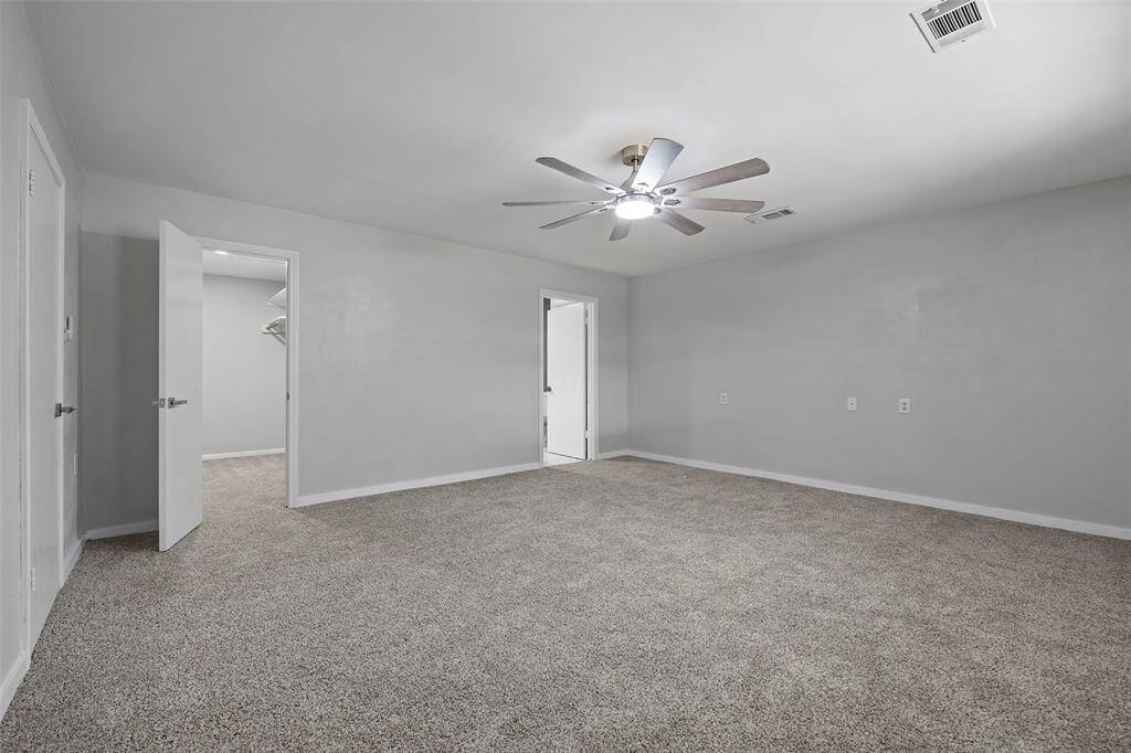 Principal bedroom closet