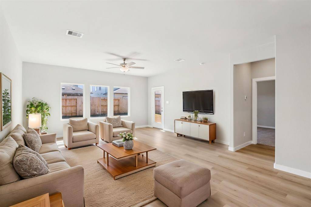 Photo is not of the actual home but is an inspirational photo of builder’s model home and may depict options, furnishings, and/or decorator features that are not included.