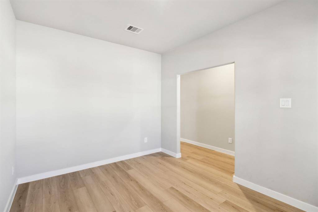 Photo is not of the actual home but is an inspirational photo of builder’s model home and may depict options, furnishings, and/or decorator features that are not included.