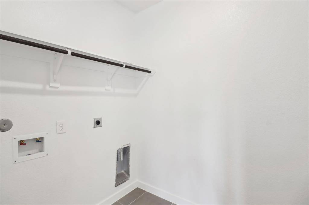 Photo is not of the actual home but is an inspirational photo of builder’s model home and may depict options, furnishings, and/or decorator features that are not included.
