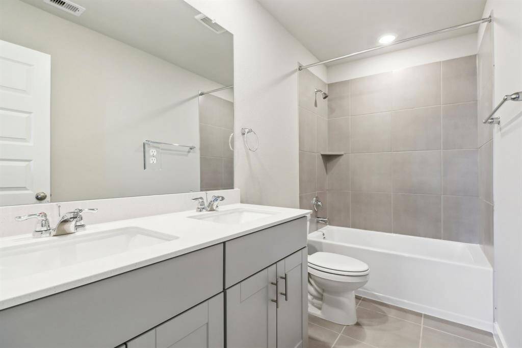 Photo is not of the actual home but is an inspirational photo of builder’s model home and may depict options, furnishings, and/or decorator features that are not included.