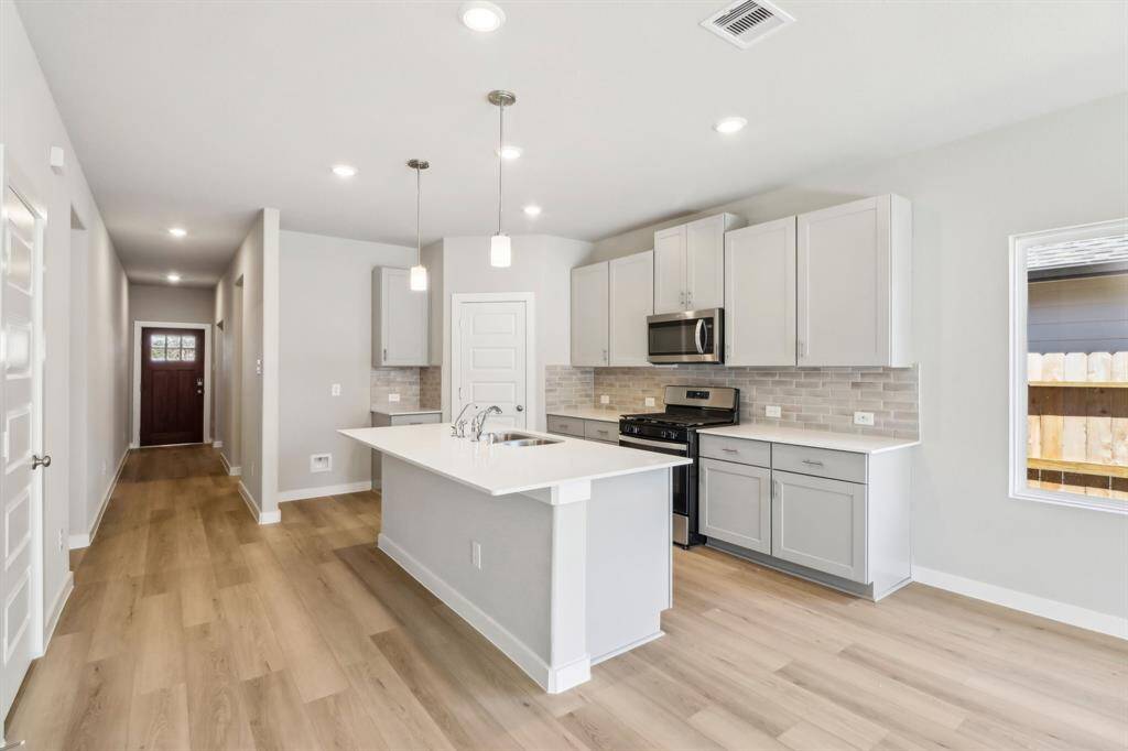 Photo is not of the actual home but is an inspirational photo of builder’s model home and may depict options, furnishings, and/or decorator features that are not included.