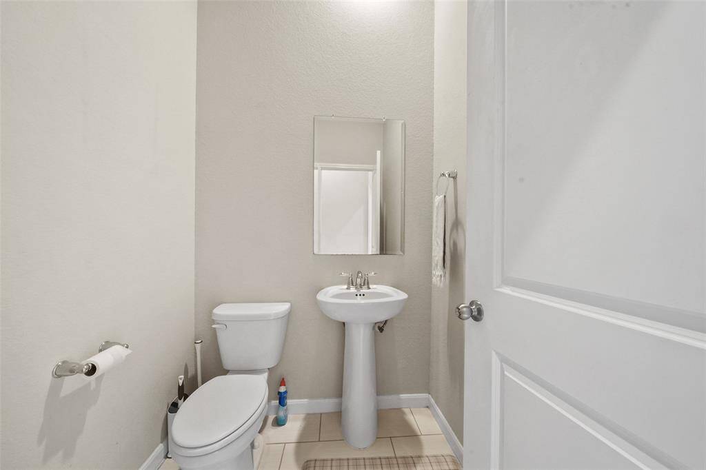 Guest bath downstairs
