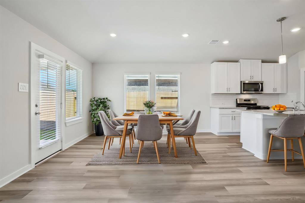 Photo is not of the actual home but is an inspirational photo of builder’s model home and may depict options, furnishings, and/or decorator features that are not included.