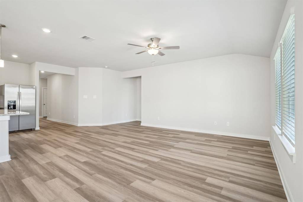 Photo is not of the actual home but is an inspirational photo of builder’s model home and may depict options, furnishings, and/or decorator features that are not included.