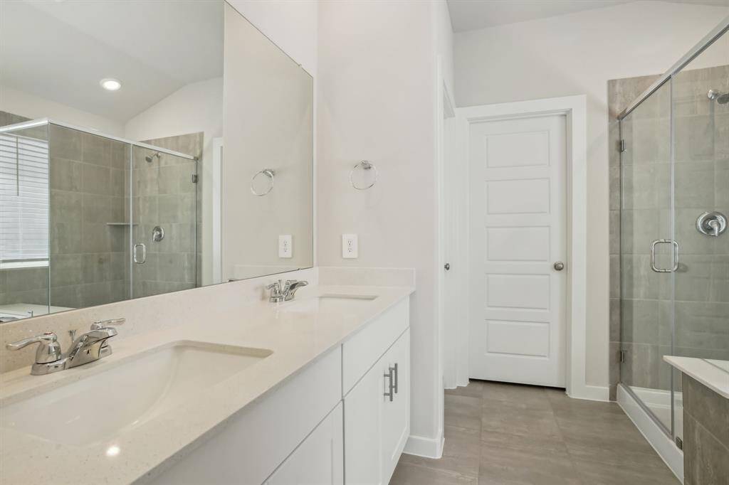 Photo is not of the actual home but is an inspirational photo of builder’s model home and may depict options, furnishings, and/or decorator features that are not included.