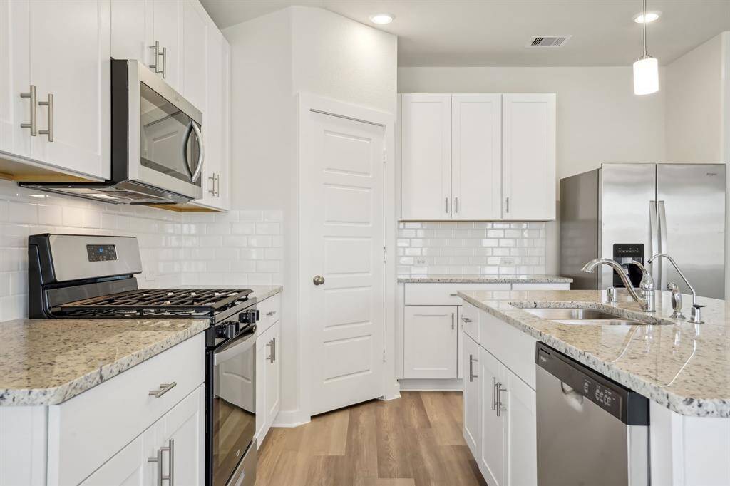 Photo is not of the actual home but is an inspirational photo of builder’s model home and may depict options, furnishings, and/or decorator features that are not included.