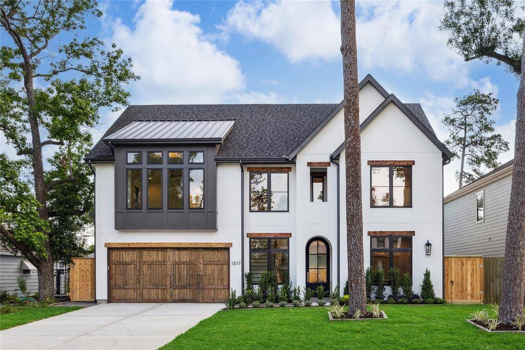 Jamestown Estate Homes presents the stunningly beautiful 1517 Gardenia.