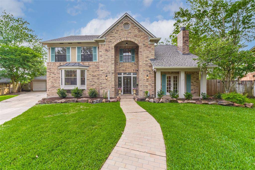 Welcome to 15203 Park Estates Lane in the beautiful Bay Forest community.