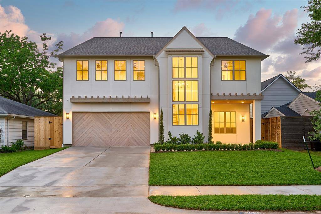 Beautiful new construction built by RobRyan located in the sought after Oak Forest Subdivision.